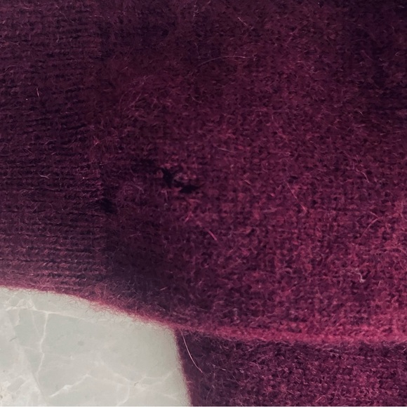 100% Cashmere Burgundy Charter Club Red V-Neck Sweater - Picture 13 of 13
